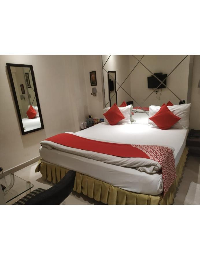 Hotel D Grand, Барейли Екстериор снимка